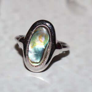 🌊✨ AVON Silver & Shell Ring · Adjustable Size 5–7